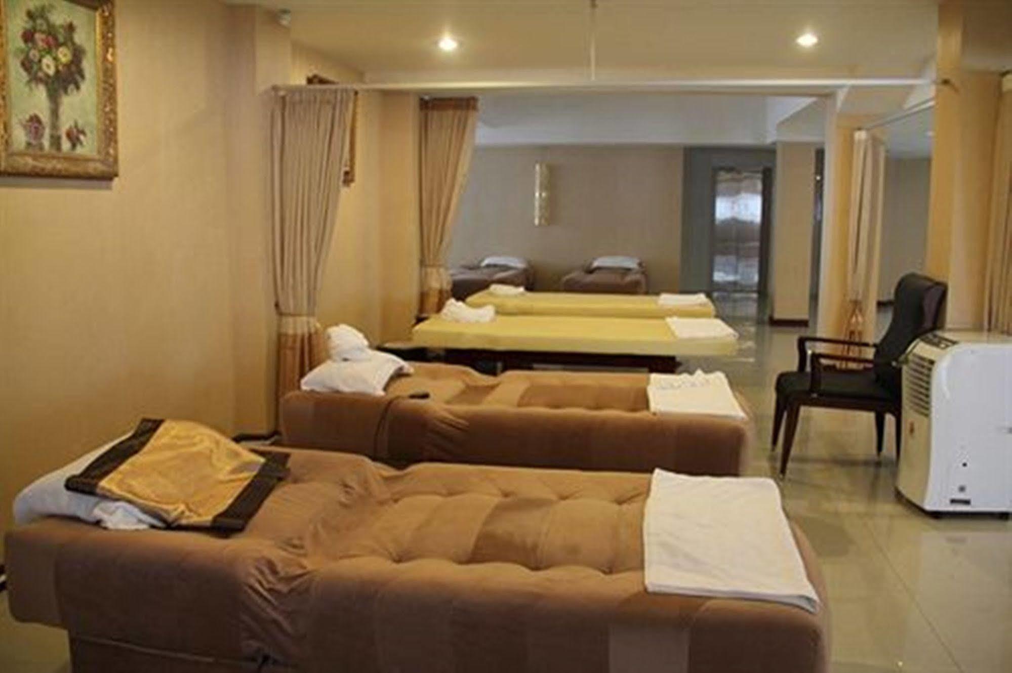 The Privi Suites Pattaya Exterior foto