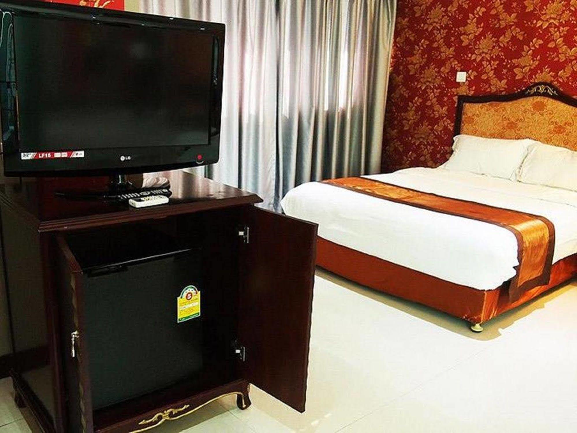 The Privi Suites Pattaya Exterior foto