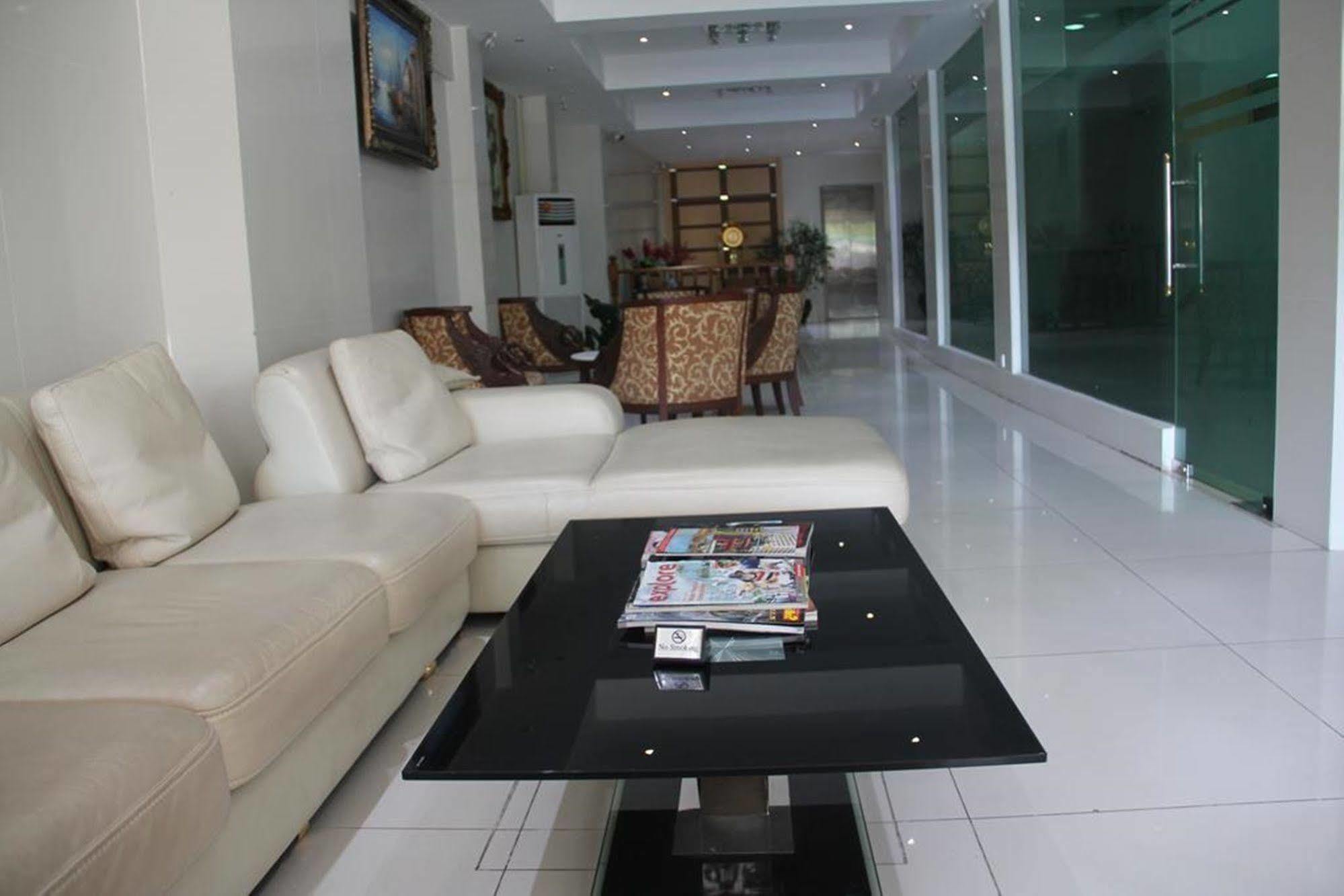 The Privi Suites Pattaya Exterior foto